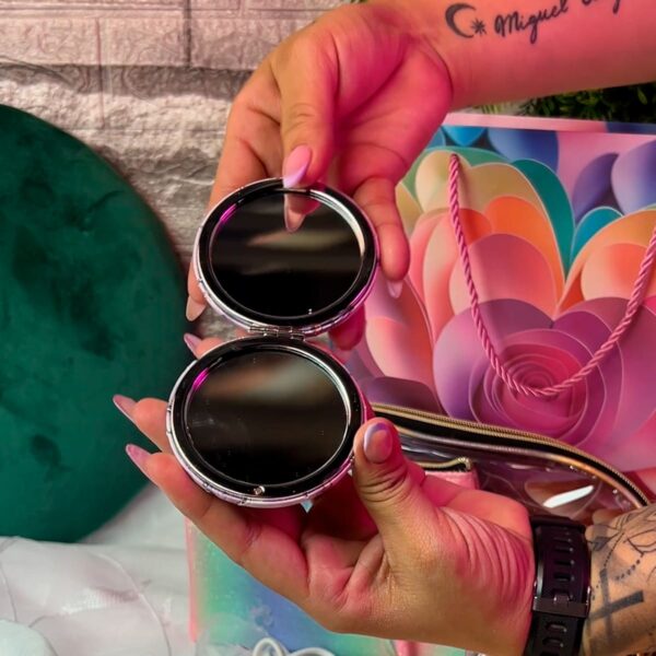 1745449749Mesa de trabajo 1 copia 4 Kit De Belleza Mamá Glamurosa